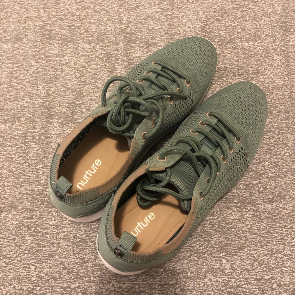 NURTURE Faison Lace-Up Women’s Sneakers
